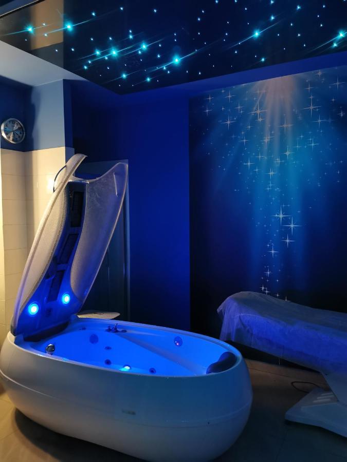 Hotel Forum Fitness Spa & Wellness Lublino Esterno foto