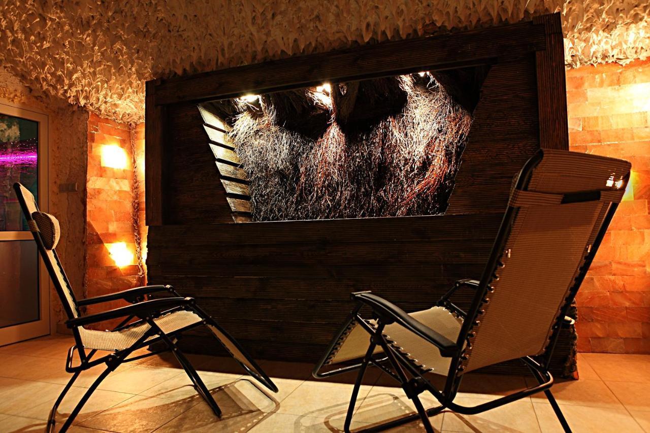 Hotel Forum Fitness Spa & Wellness Lublino Esterno foto